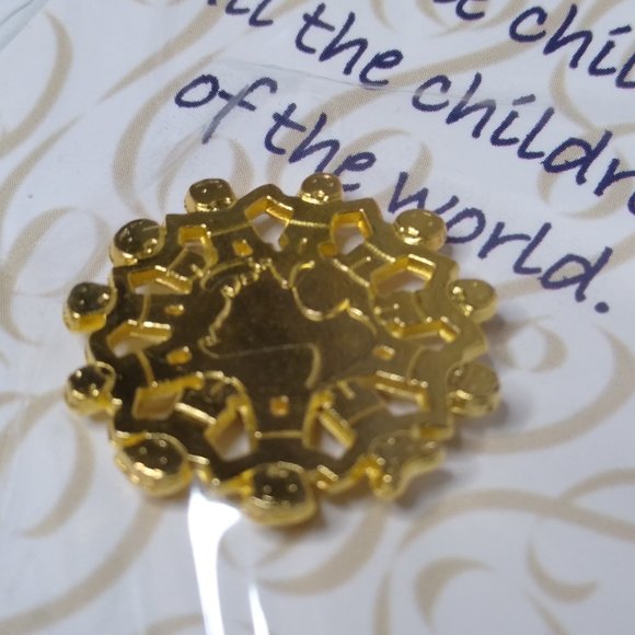 Set Of 4 Jesus Loves The Little Children, All The Children Of The World Pins - Picture 3 of 14